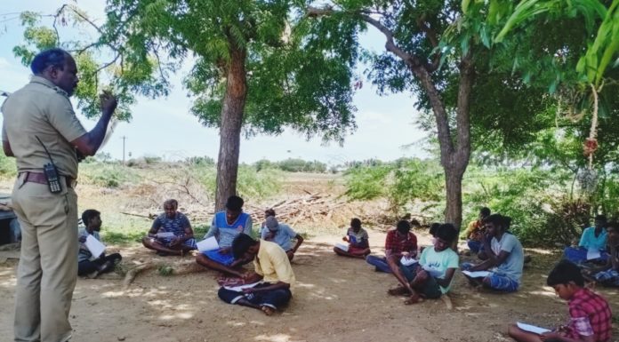 போட்டித்தேர்வுகளில் பங்கேற்று வேலைவாய்ப்பு பெற பயிற்சி இளைஞர்களை தயார்படுத்தும் போலீஸ் எஸ்.ஐ